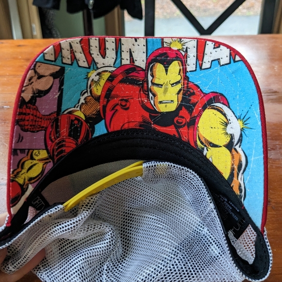 New Era RARE Iron Man Officially Licenced Trucker Cap - Picture 3 of 6